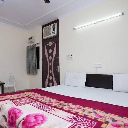 Delhi Inn,Walk In Nizamuddin Railway Station นิวเดลี ภายนอก รูปภาพ