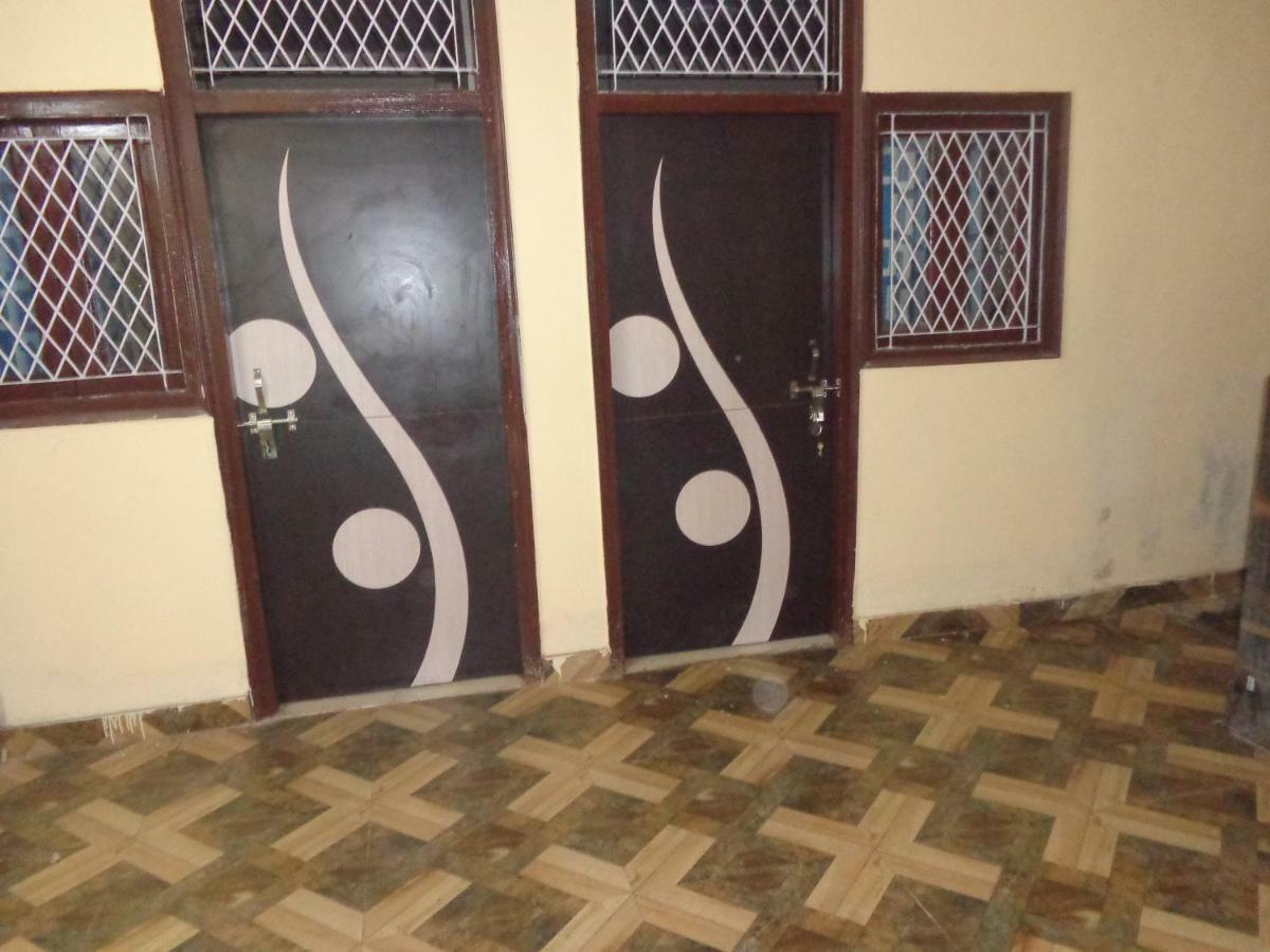 Delhi Inn,Walk In Nizamuddin Railway Station นิวเดลี ภายนอก รูปภาพ