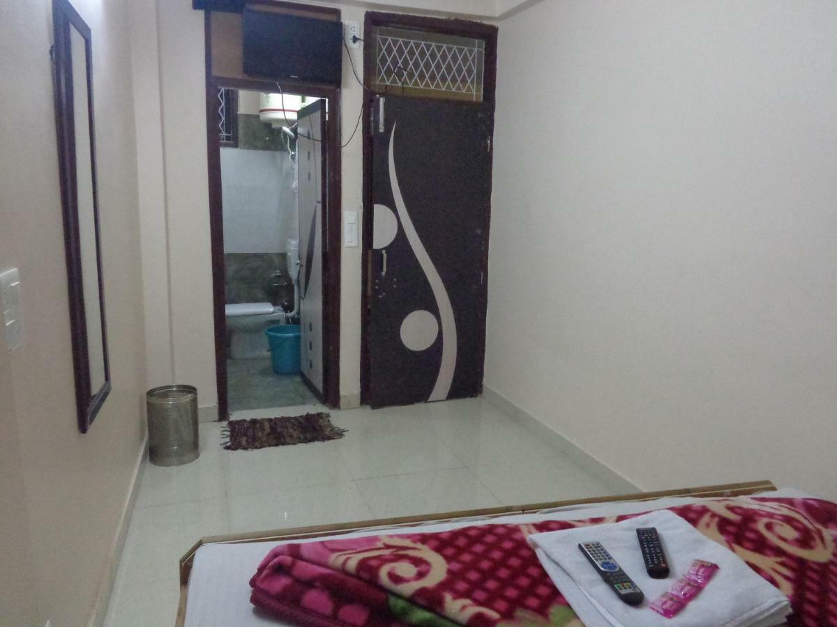Delhi Inn,Walk In Nizamuddin Railway Station นิวเดลี ภายนอก รูปภาพ